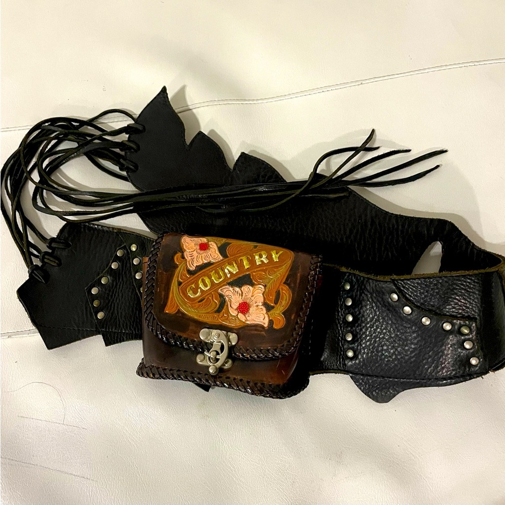 Beautiful hand tooled Country Western dark brown leather utility belt